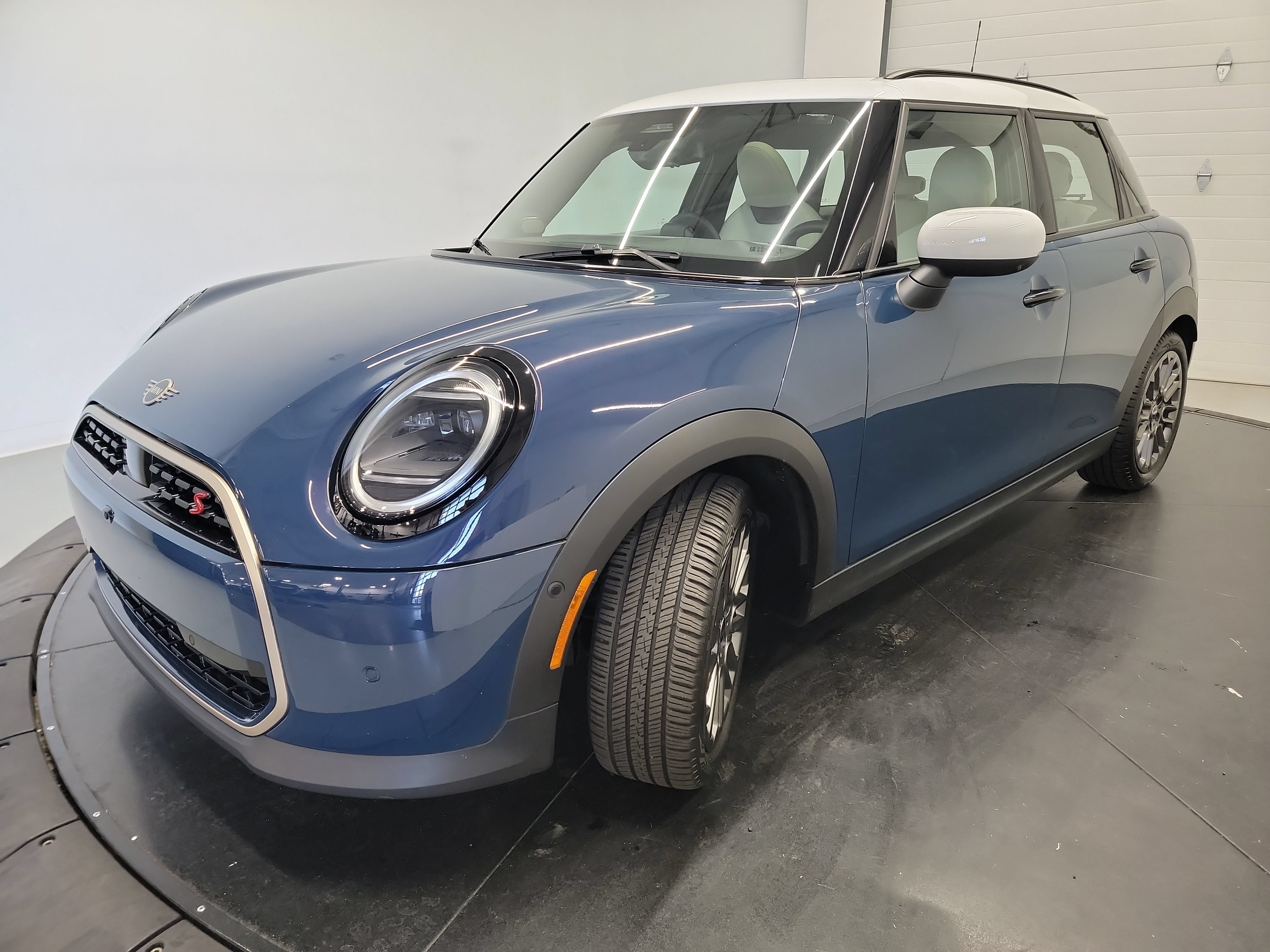 Used 2025 MINI Cooper S FWD image 3