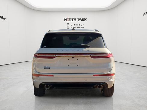 New 2026 Lincoln Corsair Reserve w/ Jet Appearance Package FWD image 4