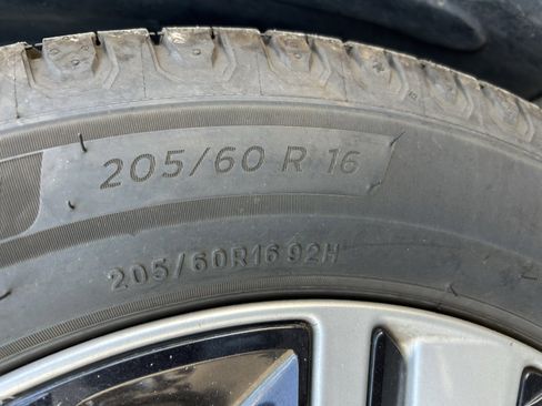 Used 2020 Kia Niro EX Premium image 10