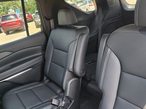 Used 2026 Chevrolet Traverse LT w/ Sun and Wheel Package AWD/4WD image 11