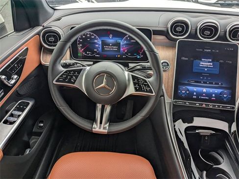 Used 2024 Mercedes-Benz GLC 300 4MATIC image 18