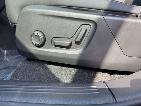 Certified 2024 Volvo XC40 Recharge Plus w/ Protection Package Premier image 23