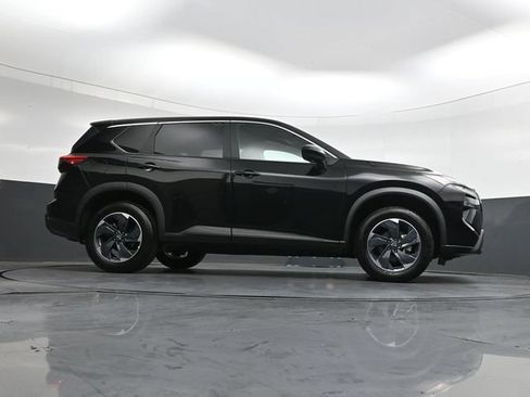 Used 2025 Nissan Rogue SV FWD image 34
