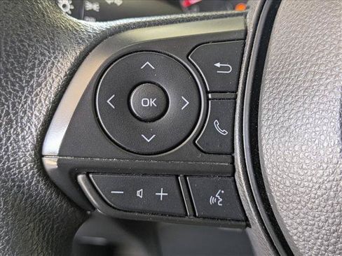 Used 2022 Toyota Corolla Cross L FWD image 5