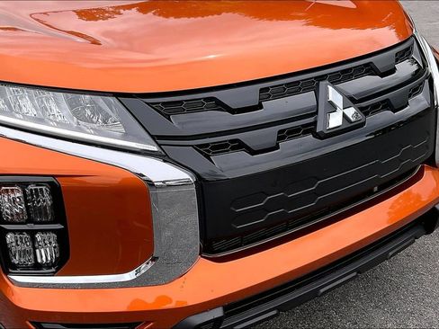 Used 2024 Mitsubishi Outlander Sport LE AWD/4WD image 29