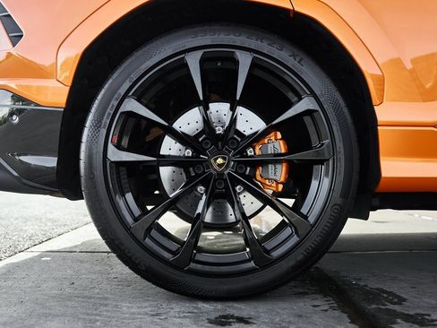 Used 2022 Lamborghini Urus image 19