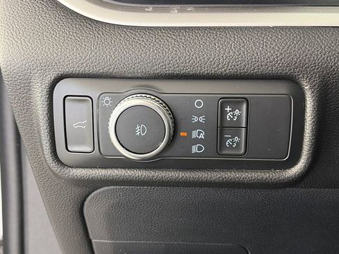 Certified 2021 Ford Explorer XLT w/ Equipment Group 202A AWD/4WD image 24