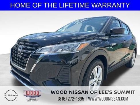 New 2025 Nissan Kicks Play S image 3