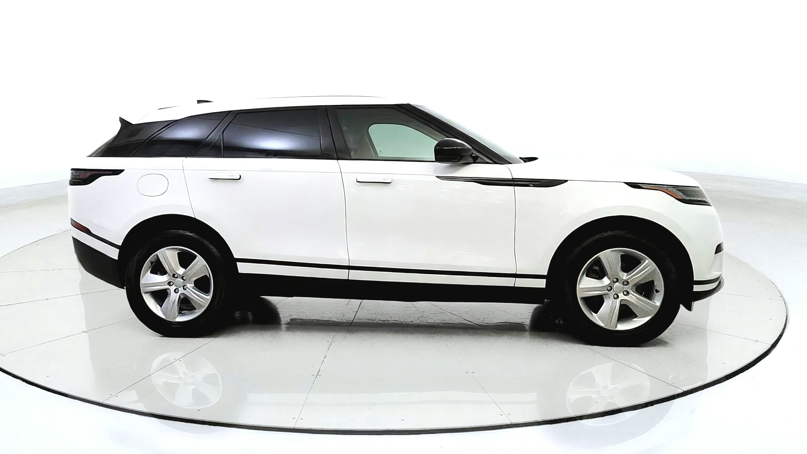 Used 2024 Land Rover Range Rover Velar S AWD/4WD image 8