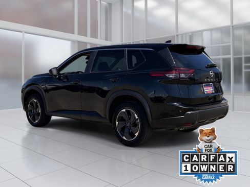 Used 2025 Nissan Rogue SV FWD image 4