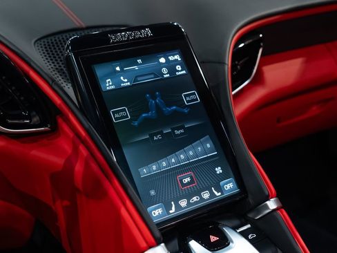 Used 2024 Ferrari Roma Spider RWD image 35