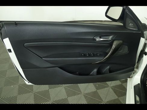 Used 2016 BMW M235i Convertible RWD image 21