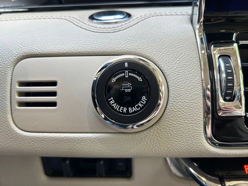 Used 2020 Lincoln Navigator Reserve w/ Luxury Package AWD/4WD image 28