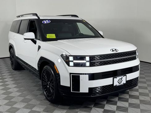 Used 2025 Hyundai Santa Fe Calligraphy image 3