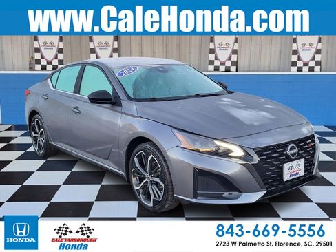Used 2024 Nissan Altima 2.5 SR image 1