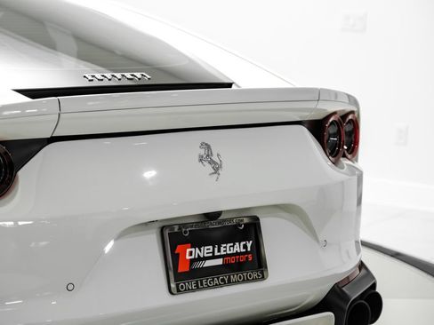 Used 2019 Ferrari 812 Superfast RWD image 53