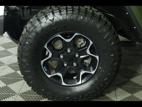 Used 2023 Jeep Wrangler Unlimited Rubicon 4xe w/ Cold Weather Group AWD/4WD image 11