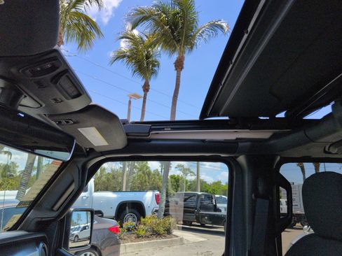 Used 2022 Jeep Wrangler Unlimited Sport AWD/4WD image 20