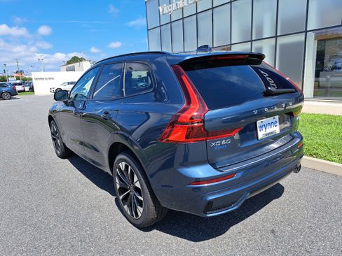 New 2026 Volvo XC60 B5 Plus w/ Protection Package Premier image 4