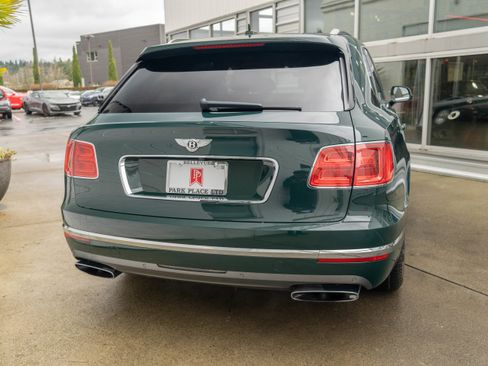 Used 2017 Bentley Bentayga image 6