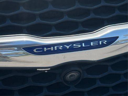 Used 2018 Chrysler Pacifica Limited w/ Advanced Safetytec Group FWD image 36