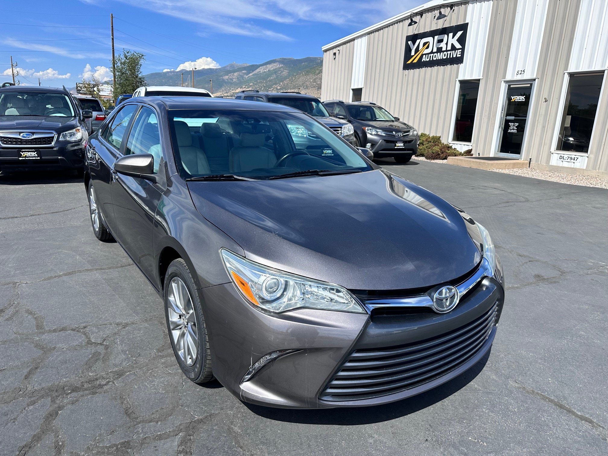 Used 2016 Toyota Camry XLE w/ Moonroof Package FWD image 1