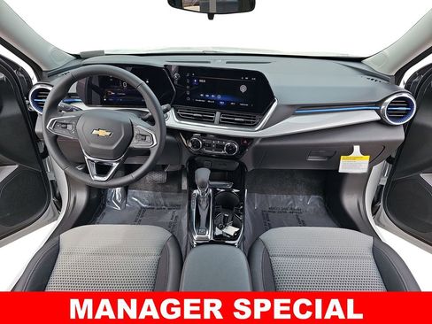 New 2026 Chevrolet Trax LT w/ Driver Confidence Package image 9
