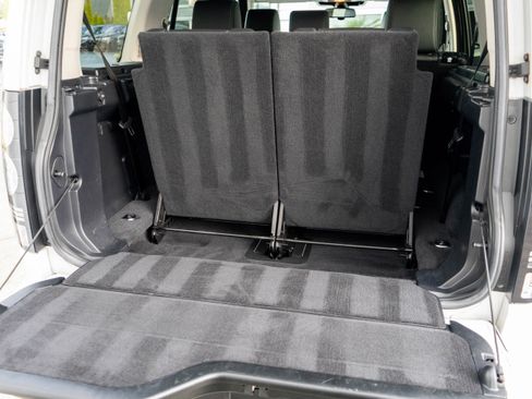 Used 2016 Land Rover LR4 HSE Silver Edition AWD/4WD image 37