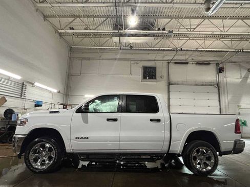 Used 2025 RAM 1500 Big Horn AWD/4WD image 2