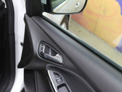 Used 2016 Ford Focus Titanium w/ Titanium Technology Package FWD image 11