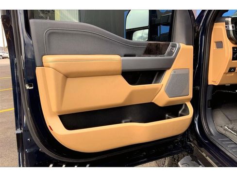 Used 2024 Ford F350 Lariat w/ Sport Appearance Package image 24