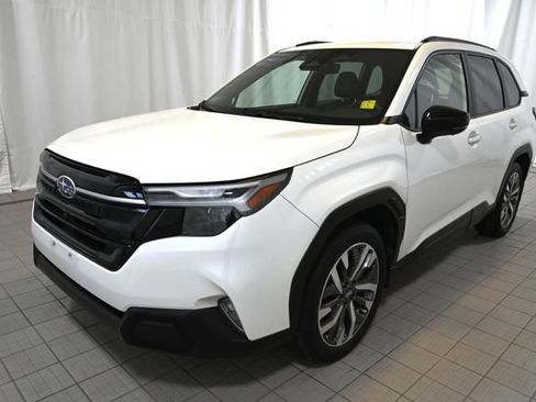 Certified 2025 Subaru Forester Touring w/ Popular Package - Touring AWD/4WD image 17