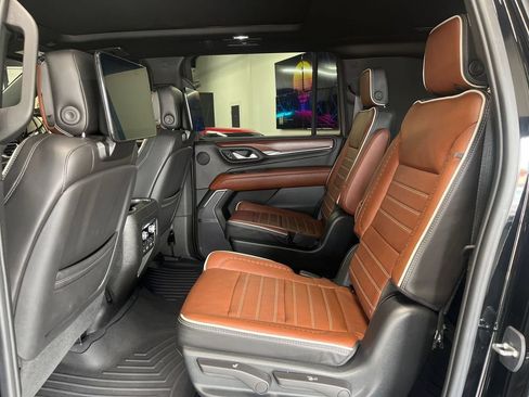 Used 2023 GMC Yukon XL Denali Ultimate AWD/4WD image 41