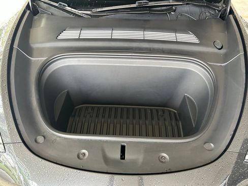 Used 2024 Tesla Model Y 2WD image 12