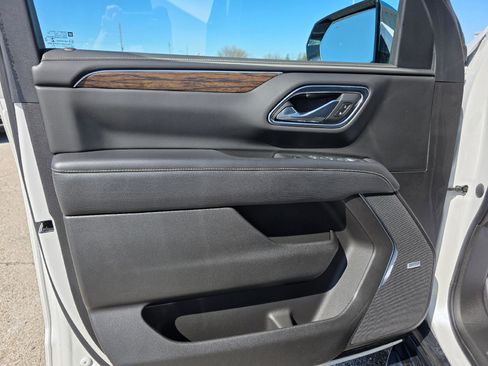 Used 2021 Chevrolet Tahoe Premier AWD/4WD image 10