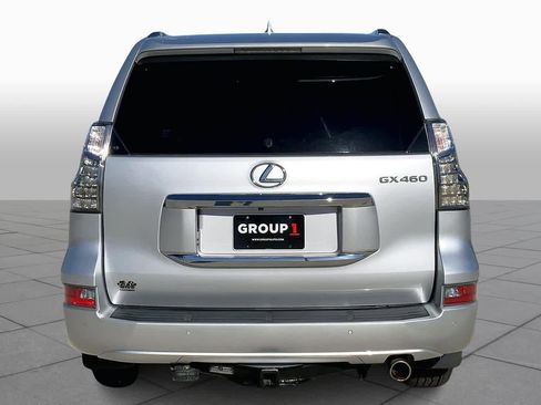 Used 2016 Lexus GX 460 image 4