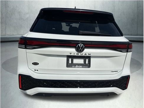New 2026 Volkswagen Tiguan SE R-Line AWD/4WD image 7