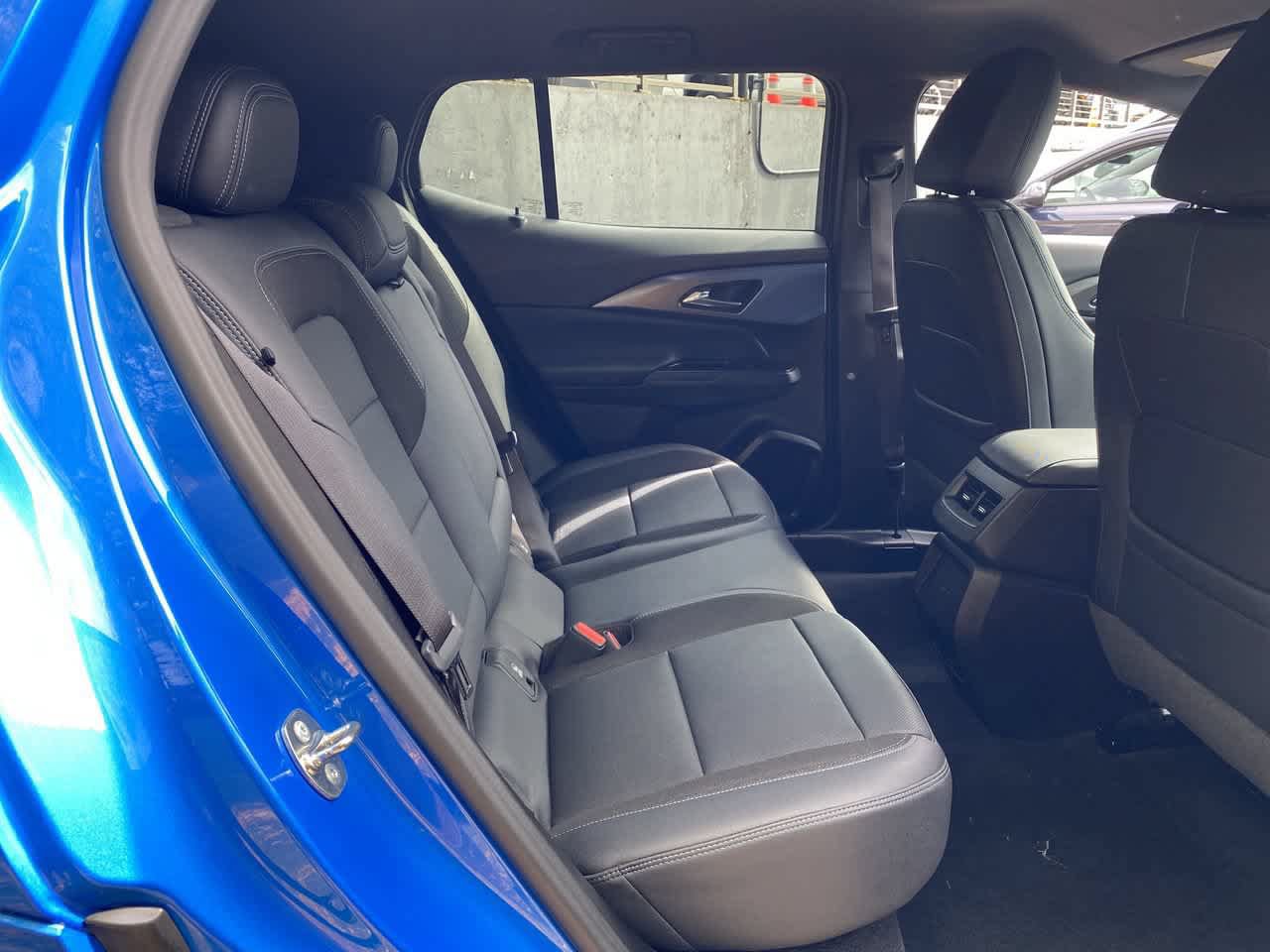 Used 2024 Chevrolet Equinox EV LT AWD/4WD image 17