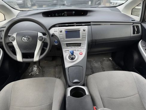 Used 2014 Toyota Prius Four image 19