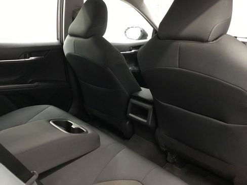 Used 2022 Toyota Camry LE image 17