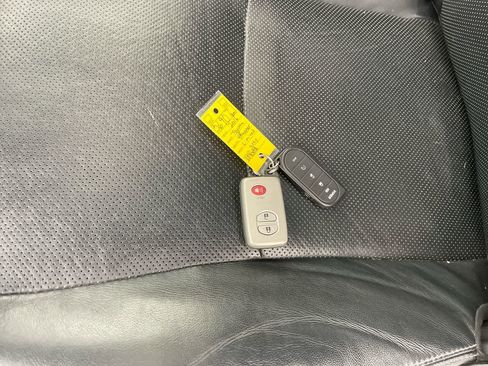 Used 2016 Toyota 4Runner Limited AWD/4WD image 27