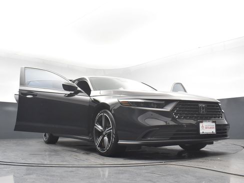 Used 2024 Honda Accord Sport image 29