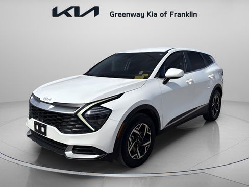 Used 2024 Kia Sportage LX image 3