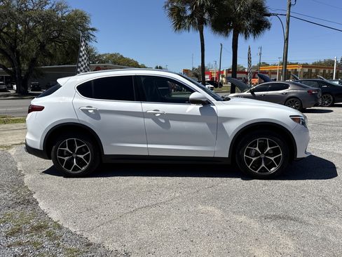Used 2019 Alfa Romeo Stelvio Ti image 6