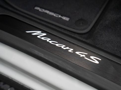 New 2025 Porsche Macan 4S Electric image 12