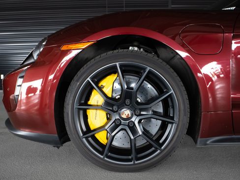 Used 2022 Porsche Taycan GTS AWD/4WD image 12
