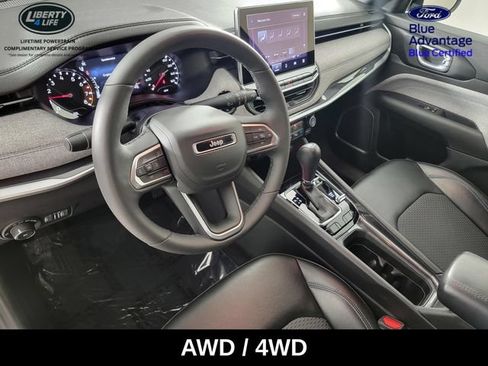 Used 2023 Jeep Compass Latitude w/ Convenience Group AWD/4WD image 12