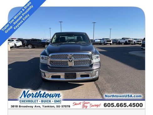 Used 2016 RAM 1500 Laramie w/ Convenience Group AWD/4WD image 3