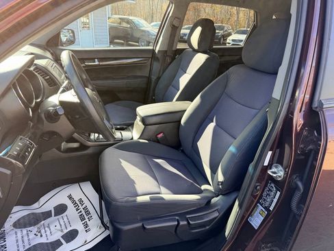 Used 2013 Kia Sorento LX w/ Convenience Pkg image 15