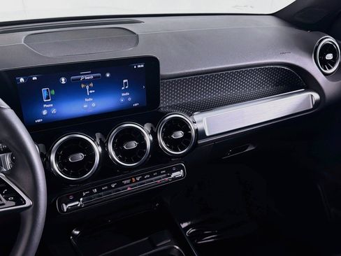 Used 2026 Mercedes-Benz GLB 250 image 20